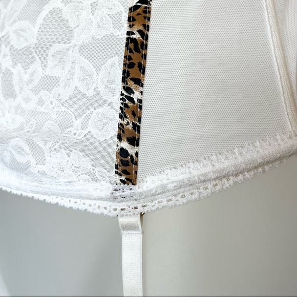 VS Very Sexy Corset Garter Belt Bustier Leopard & White Lace Lingerie Size 34B - Picture 6 of 16